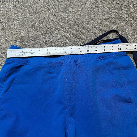 FIGS Men's Axim Cargo Medical Scrub Pants in Blue Size Small - Picture 4 of 7